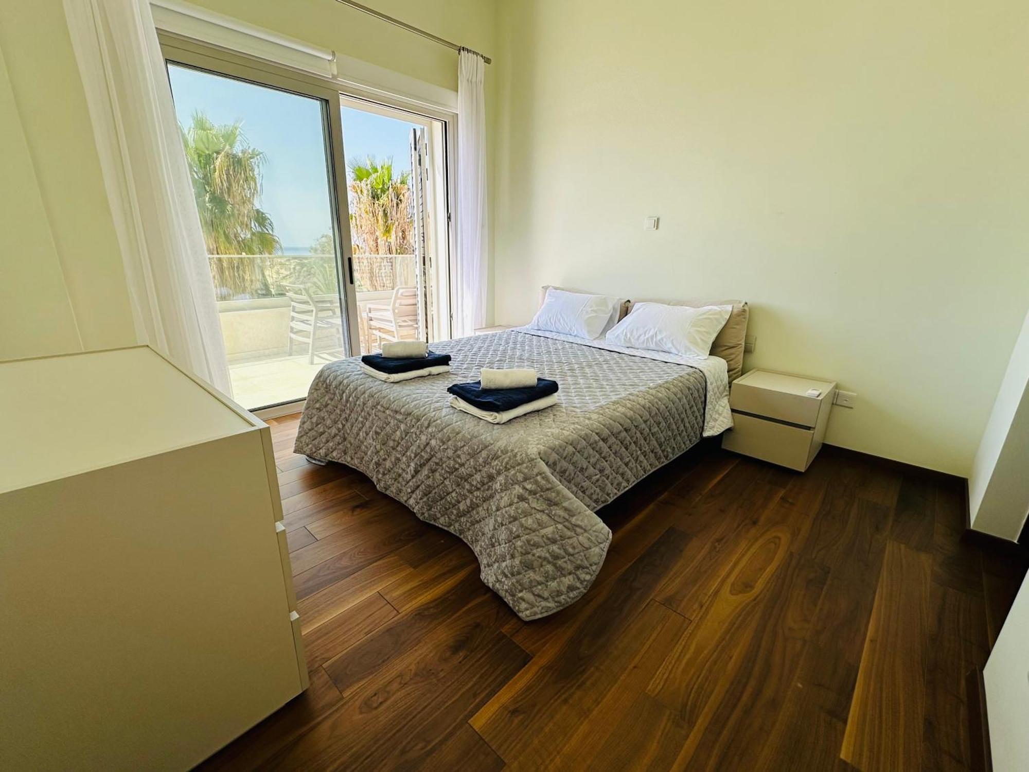 Coral Bay Beach Villa Paphos Exterior foto